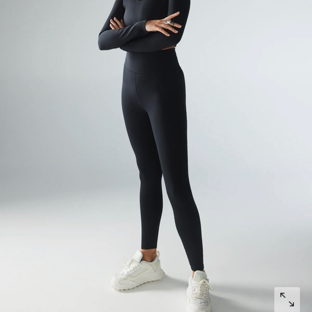 NWT Savage x Fenty Sky-Hi Super High-Waist Pocket Legging size MEDIUM